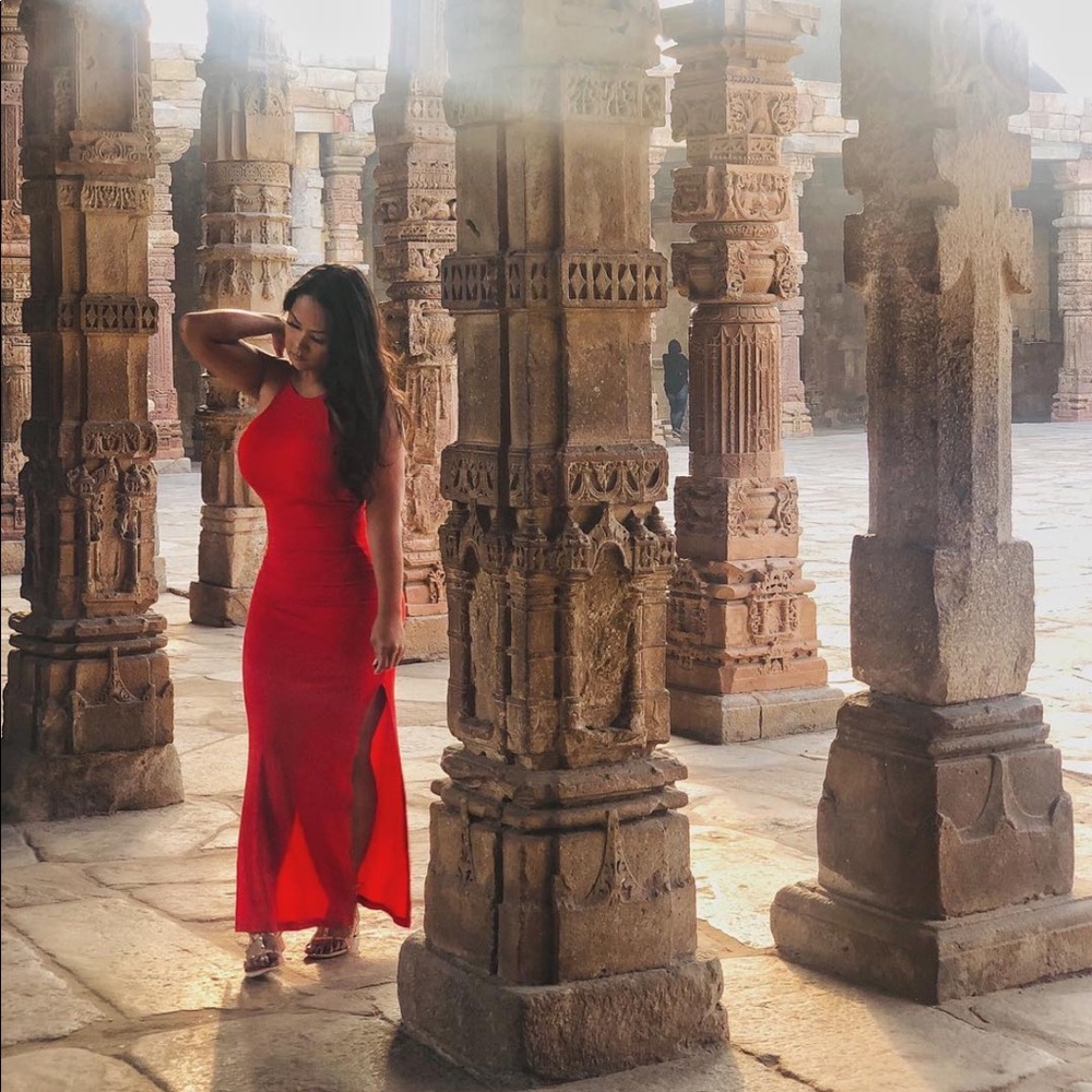 Red maxi ribbed backless halter dress M